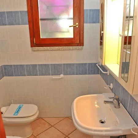 Domus 1 *