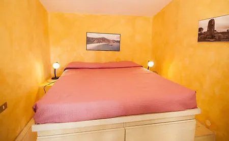 Domus 1 Apartment